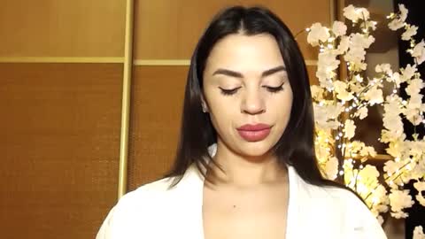 Mika online show from 01.14.25