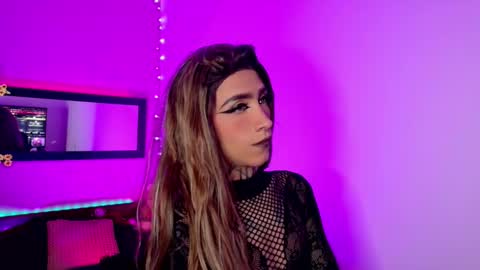 mikaelarangel online show from 11.16.25