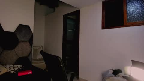 Snapshot of mikaelastonne chatting on 04.25.26 Mikaela blondie bigass online show from 04.25.26
