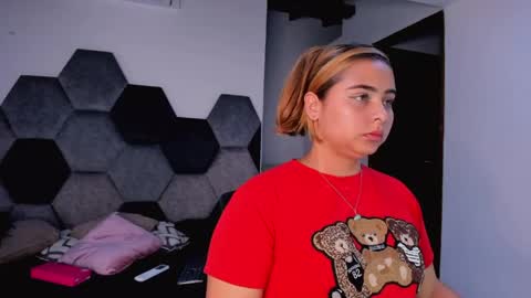 Snapshot of mikaelastonne chatting on 04.30.26 Mikaela blondie bigass online show from 04.30.26