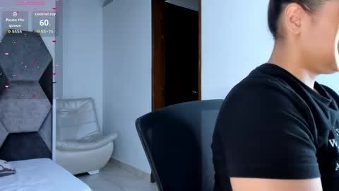 Snapshot of mikaelastonne chatting on 05.14.26 Mikaela blondie bigass online show from 05.14.26