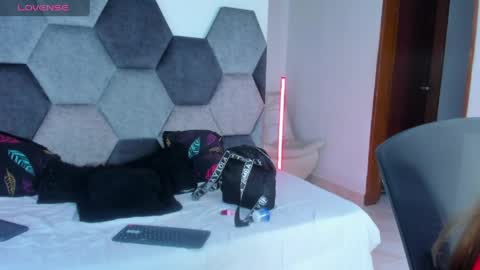Snapshot of mikaelastonne chatting on 05.23.26 Mikaela blondie bigass online show from 05.23.26