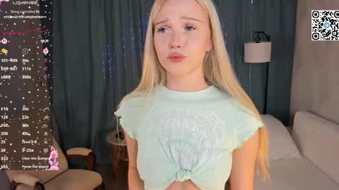 Angel girl online show from 04.12.26