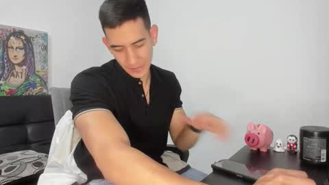 Snapshot of mike3xxx chatting on 11.08.25 mike3xxx online show from 11.08.25