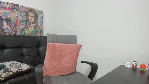 Snapshot of mike3xxx chatting on 11.22.25 mike3xxx online show from 11.22.25