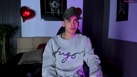 Snapshot of mike_0233 chatting on 02.25.25 Mike 0233 online show from 02.25.25