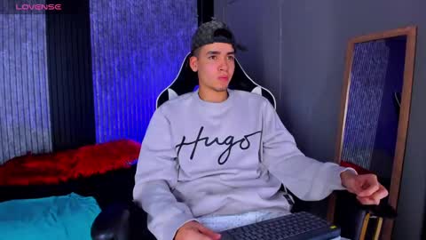 Snapshot of mike_0233 chatting on 03.07.25 Mike 0233 online show from 03.07.25