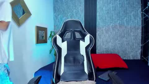 Mike 0233 online show from 01.14.26