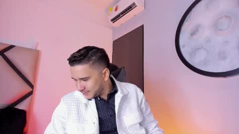 Snapshot of mike_256 chatting on 11.19.25 Mike online show from 11.19.25