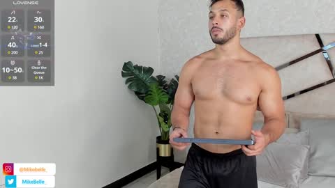 Snapshot of mike_belle chatting on 12.25.24 Mike Belle online show from 12.25.24