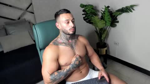 Snapshot of mike_belle chatting on 09.14.25 Mike Belle online show from 09.14.25