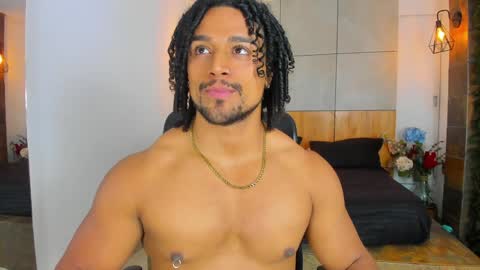 Snapshot of mike_estevess chatting on 01.31.25 online show from 01.31.25