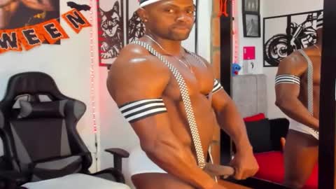 Snapshot of mike_kilian1 chatting on 10.28.25 mike kilian1 online show from 10.28.25