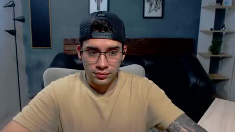 Snapshot of mike_montoya chatting on 04.19.26 Mike Montoya online show from 04.19.26