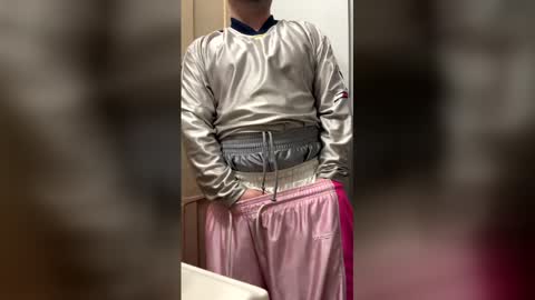 Snapshot of mikeballshorts chatting on 05.02.26 mikeballshorts online show from 05.02.26