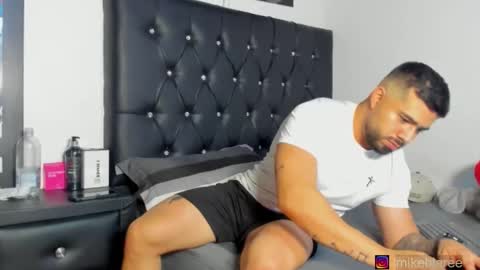 Snapshot of mikeblaree chatting on 02.09.26 mikeblaree online show from 02.09.26