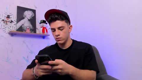 Snapshot of mikecooper_ chatting on 01.08.25 Mike Cooper online show from 01.08.25