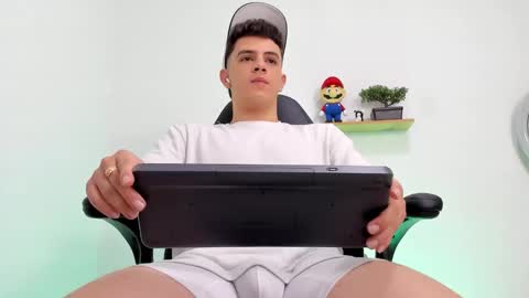 Snapshot of mikecooper_ chatting on 10.23.25 Mike Cooper online show from 10.23.25