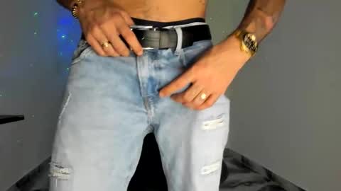 Snapshot of mikee_scooth chatting on 02.19.26 mikee_scooth online show from 02.19.26