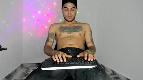 mikee_scooth online show from 05.12.26