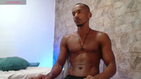 Snapshot of mikejaybr chatting on 10.13.25 Mike Jay online show from 10.13.25