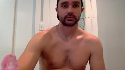 Snapshot of mikey03030303 chatting on 01.25.25 versaboy online show from 01.25.25