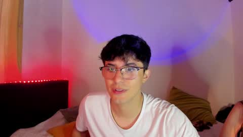 Snapshot of mikeyvioleta chatting on 01.06.25 VIOLETAMIKE online show from 01.06.25