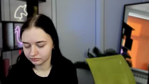 miki_ti online show from 10.22.25