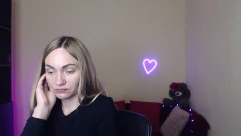 Snapshot of mikkey_mouse8 chatting on 04.18.26 Adalina online show from 04.18.26