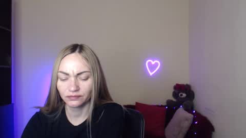 Snapshot of mikkey_mouse8 chatting on 04.19.26 Adalina online show from 04.19.26