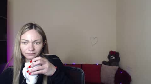 Snapshot of mikkey_mouse8 chatting on 04.23.26 Adalina online show from 04.23.26