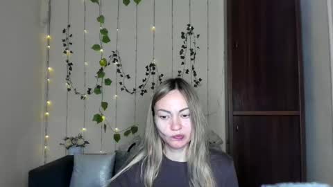 Snapshot of mikkey_mouse8 chatting on 04.30.26 Adalina online show from 04.30.26