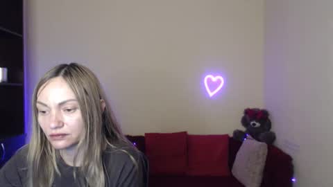 Snapshot of mikkey_mouse8 chatting on 05.01.26 Adalina online show from 05.01.26