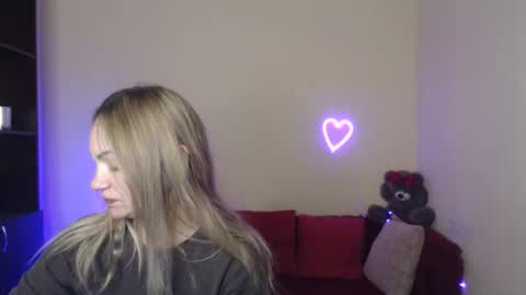 Snapshot of mikkey_mouse8 chatting on 05.03.26 Adalina online show from 05.03.26