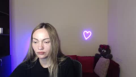 Snapshot of mikkey_mouse8 chatting on 05.05.26 Adalina online show from 05.05.26