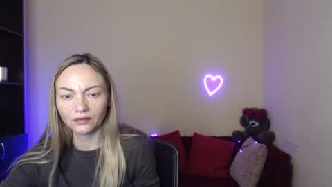 Snapshot of mikkey_mouse8 chatting on 05.10.26 Adalina online show from 05.10.26