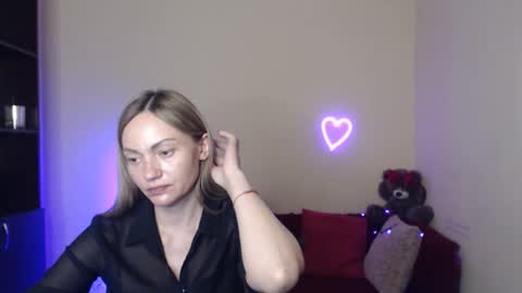Snapshot of mikkey_mouse8 chatting on 05.11.26 Adalina online show from 05.11.26