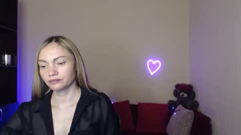 Snapshot of mikkey_mouse8 chatting on 05.28.26 Adalina online show from 05.28.26