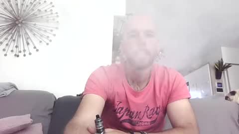 Snapshot of mikmik91 chatting on 06.14.26 mikmik91 online show from 06.14.26