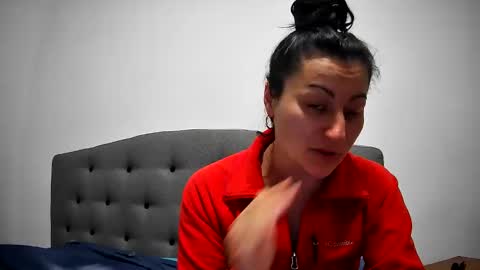 Mikyloveu online show from 01.31.25