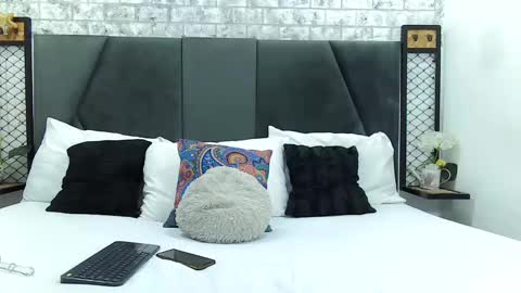 mila_adamss online show from 03.05.25