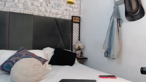 mila_adamss online show from 12.17.25