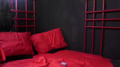 Snapshot of mila_and_nia chatting on 11.22.25 Mila and Nia online show from 11.22.25