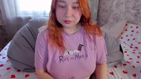 Snapshot of mila_foxxxy chatting on 02.24.25 Mila shy sensual person online show from 02.24.25