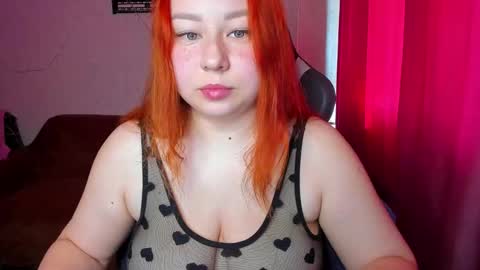 Snapshot of mila_foxxxy chatting on 09.16.25 Mila shy sensual person online show from 09.16.25