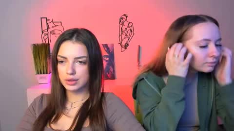 mila_glow online show from 11.04.25