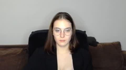 mila_keyy online show from 11.25.25