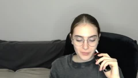 mila_keyy online show from 04.21.26