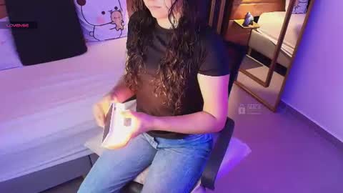 Snapshot of mila_kiitty chatting on 06.18.26 Milena online show from 06.18.26