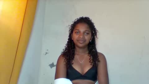 Snapshot of mila_lunah chatting on 05.08.26 mila_lunah online show from 05.08.26